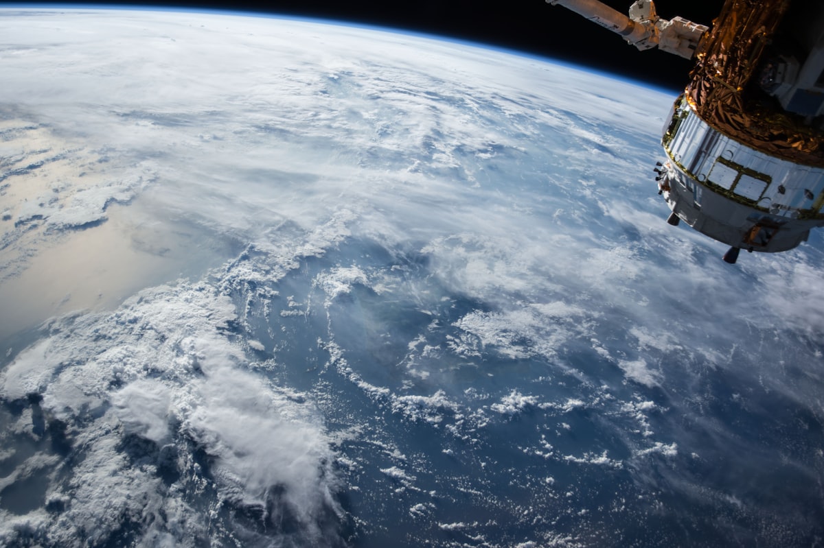 Starlink Mobile Surpasses 16 Million Connected Users, V2 Satellites Target 150 Mbps by 2027